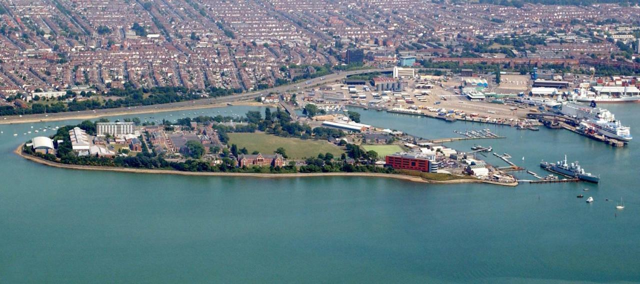 City Centre Apartment Portsmouth Dış mekan fotoğraf